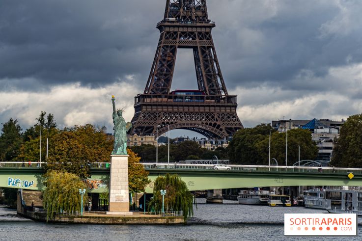 visuel Paris visuel  -  ile aux cygnes - statue de la liberté - temps gris