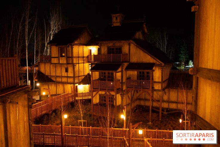 Cité Suspendue : extérieur de nuit