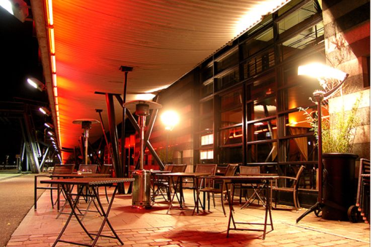 My boat. Terrasse côté canal.