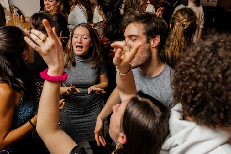 Paillettes Paris : le restaurant festif qui mêle gastronomie et fête en plein cœur de Paris