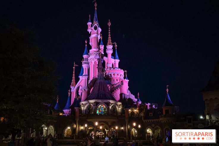 Visuels Disneyland Paris château nuit