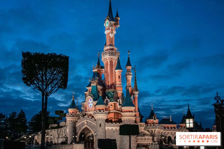 Visuels Disneyland Paris château nuit