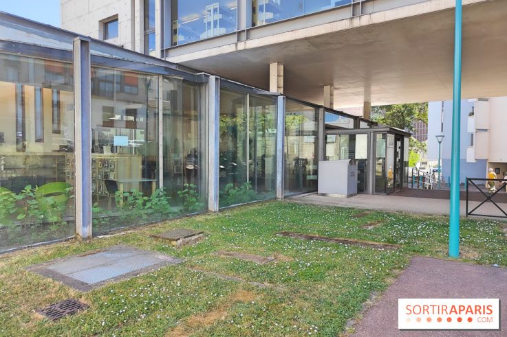 Parvis de la médiathèque de Gentilly