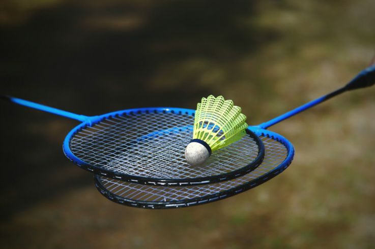 Du badminton dans le noir : la soirée ludique et sportive à Eaubonne