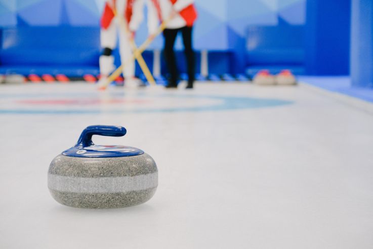 Sport insolite : où faire du curling à Paris ?