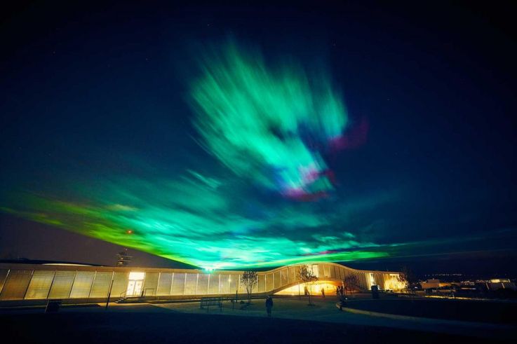 Boréalis : admirez des aurores boréales exceptionnelle sur le parvis de Notre-Dame de Paris