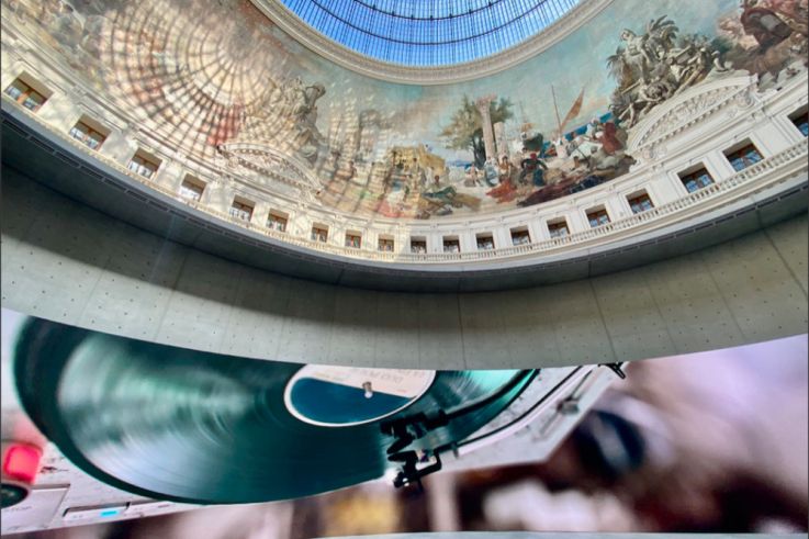 Anri Sala - Time no longer : l'exposition hypnotique à la Bourse de Commerce