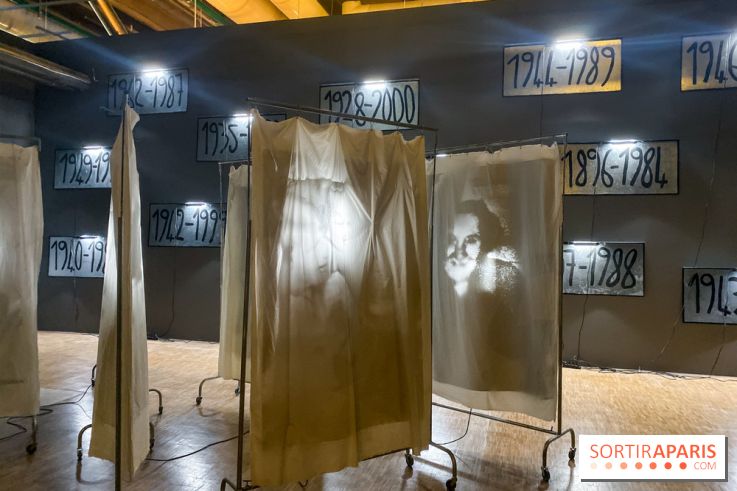 Christian Boltanski, les Portants, 2000