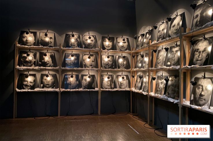 Christian Boltanski, Réserve des Suisses morts, 1990