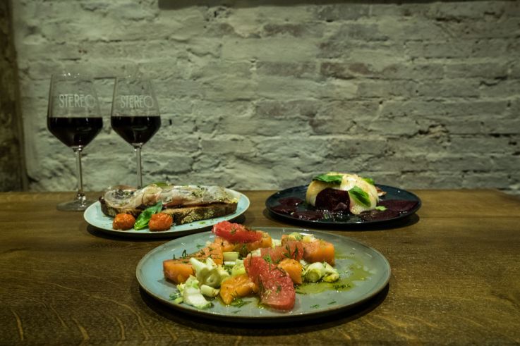 STÉRÉO, bar à vin vivant à deux pas de Pigalle