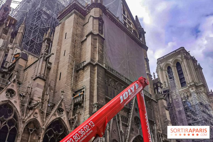 Notre Dame, démontage de l'échafaudage endommagé 