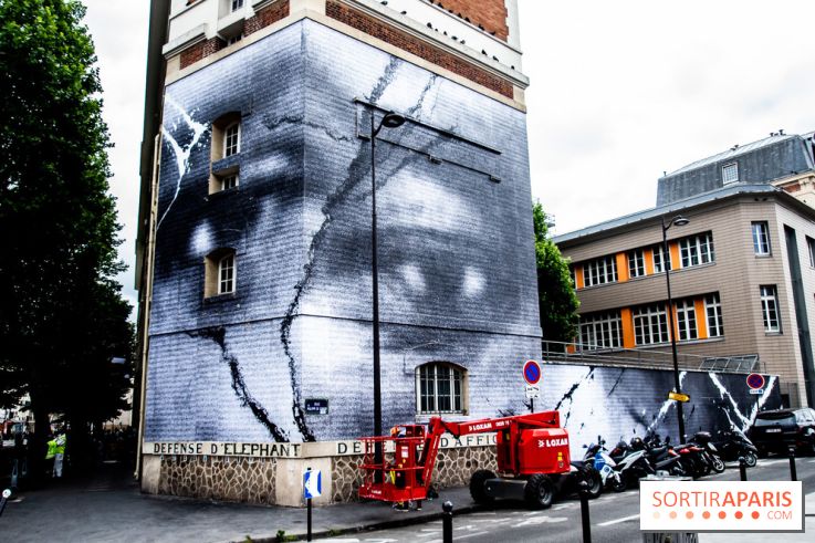Hommage à Adama Traoré : l'artiste JR dévoile un collage géant à Paris, les photos