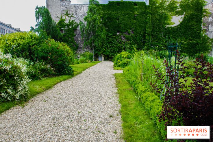 Le jardin des Arts-Albert Schweitzer à Paris, les photos