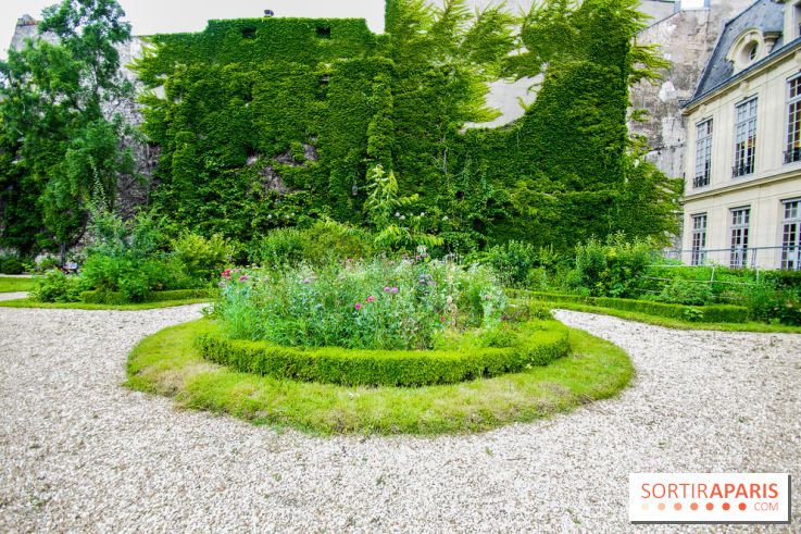 Le jardin des Arts-Albert Schweitzer à Paris, les photos