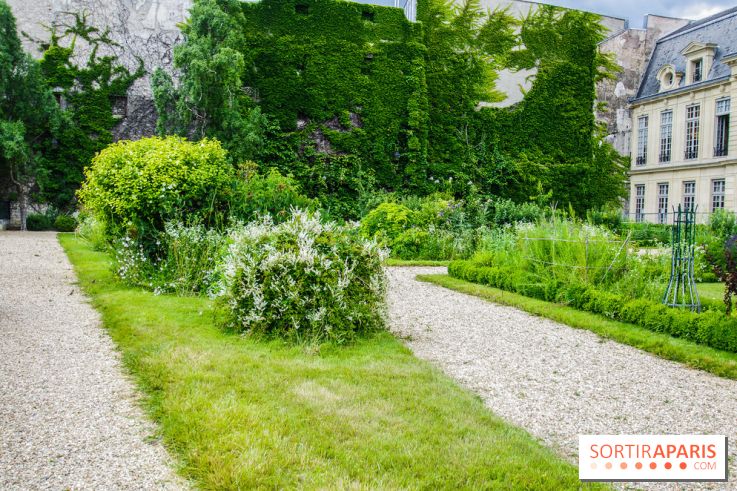 Le jardin des Arts-Albert Schweitzer à Paris, les photos