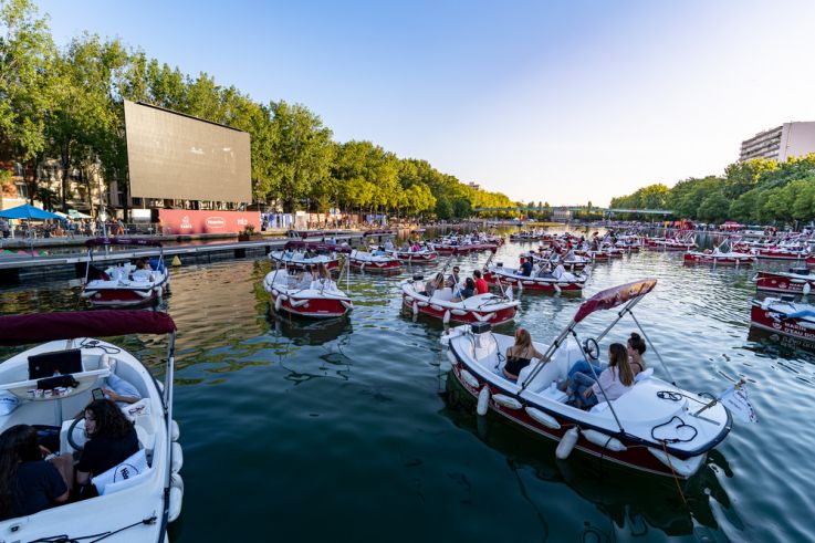 Photos du cinéma sur l'eau de Paris Plages