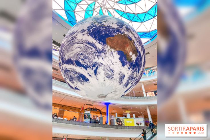 Gaïa de Luke Jerram à Beaugrenelle