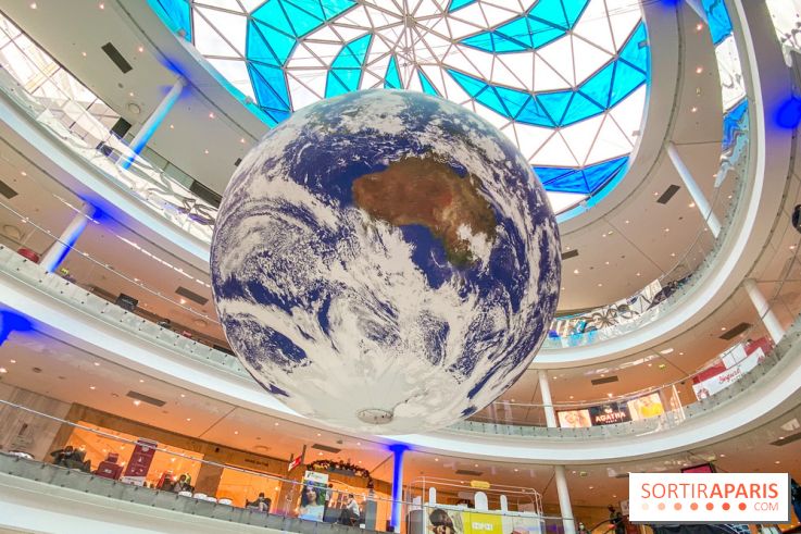 Gaïa de Luke Jerram à Beaugrenelle