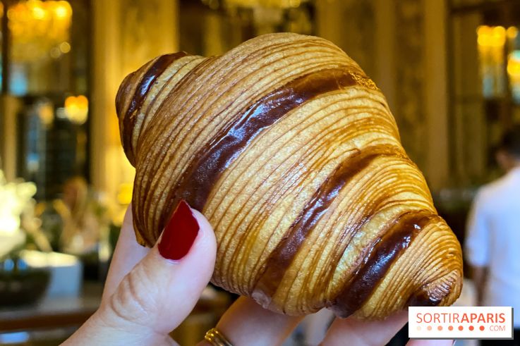 Le petit-déjeuner du Meurice Paris avec les viennoiseries de Cédric Grolet - croissant