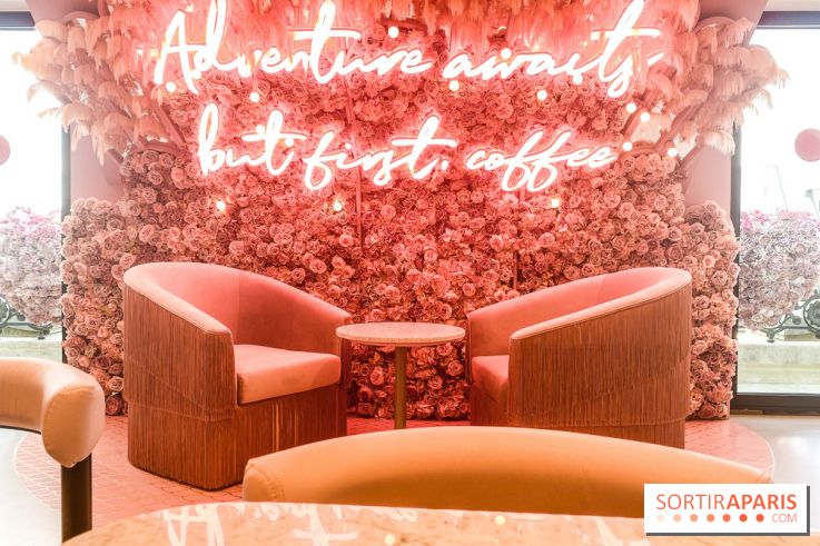 Elan café, le célèbre salon de thé rose aux Galeries Lafayette