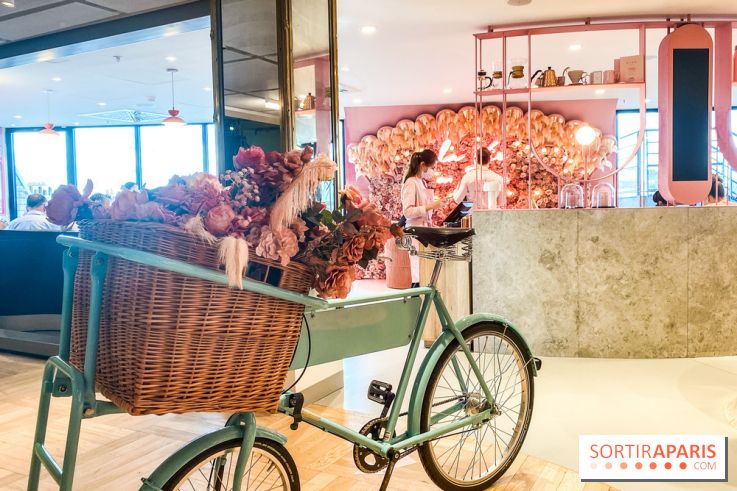 Elan café, le célèbre salon de thé rose aux Galeries Lafayette