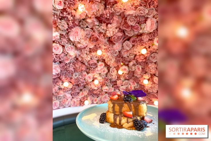 Elan café, le célèbre salon de thé rose aux Galeries Lafayette