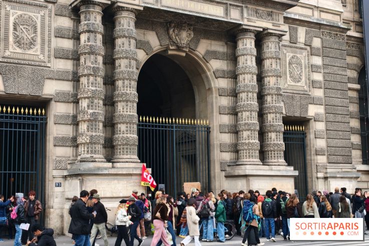 Visuel actualités - grève blocage manifestation musée du Louvre
