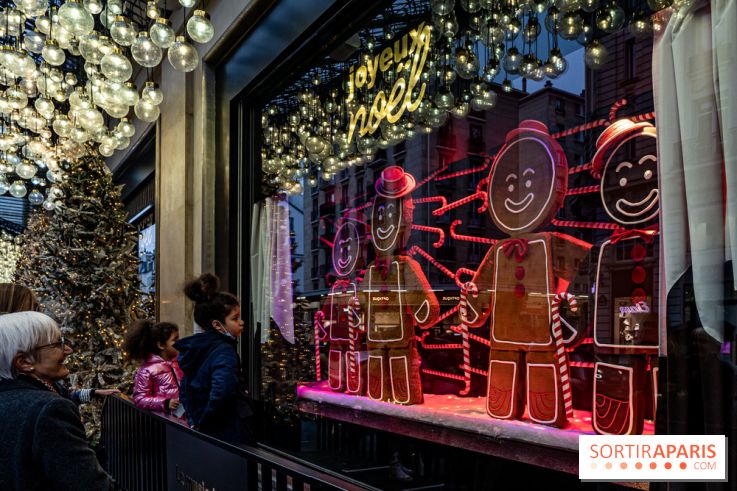Photos : les vitrines et décorations de Noël du Bon Marché 2021