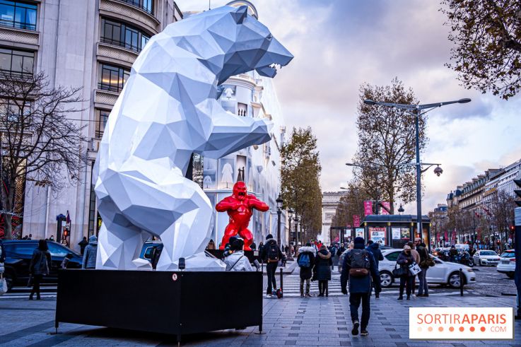 Exposition de Richard Orlinski avec Georges V et sur les Champs-Elysées