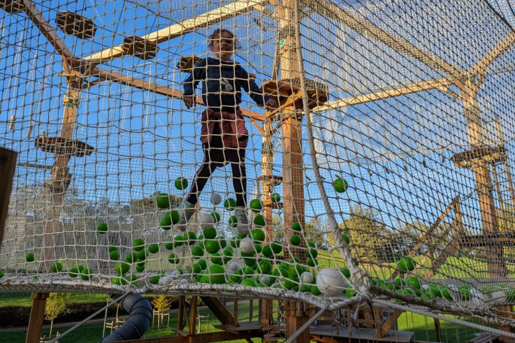 Profitez de la fin de saison dans les arbres chez AccroCamp !