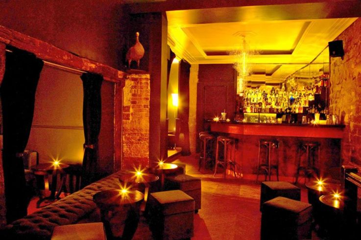 bar, briques, salle cachée