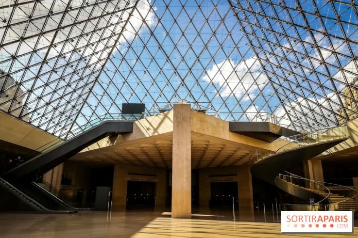 Visuels musée et monument Louvre pyramide intérieur