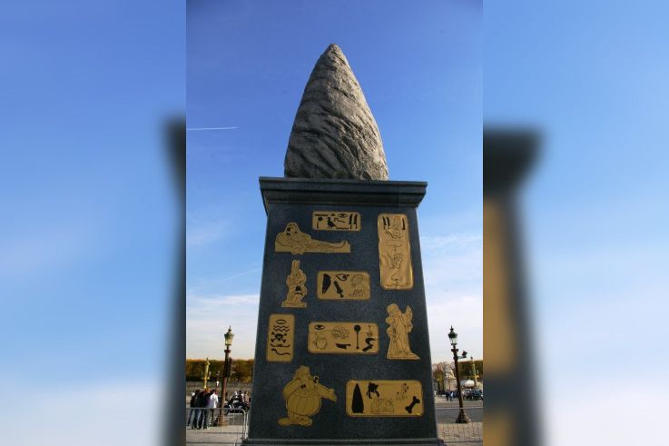 astérix exposition urbaine : "les gaulois envahissent Lutèce". 50 ans Astérix