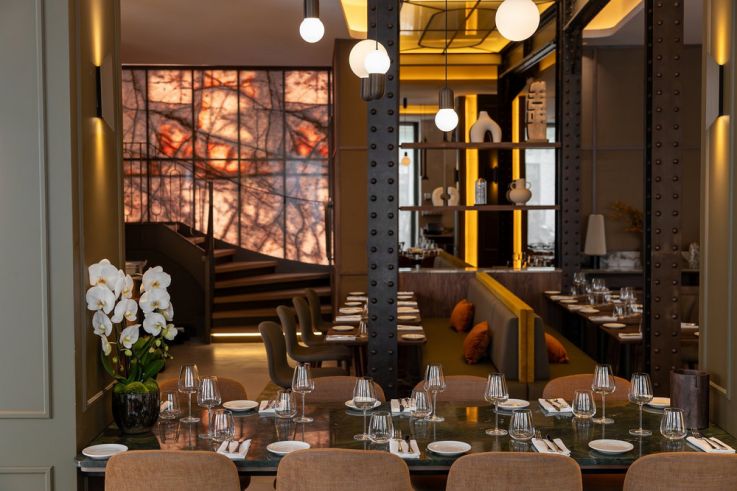 ONYX, nouveau restaurant Gastronomique au mur d'Onyx de 4 mètres de hauteur