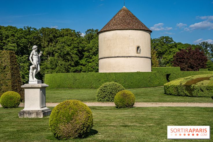 Le Château de Breteuil, ses jardins remarquables et contes de Perrault 