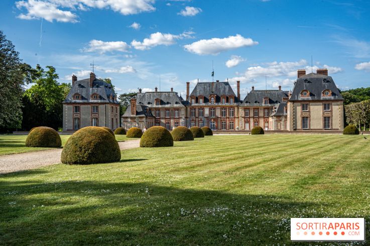 Le Château de Breteuil, ses jardins remarquables et contes de Perrault 