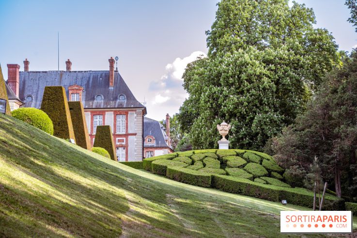 Le Château de Breteuil, ses jardins remarquables et contes de Perrault 