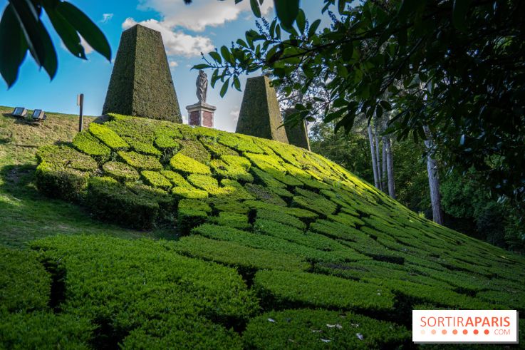 Le Château de Breteuil, ses jardins remarquables et contes de Perrault 