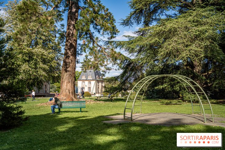 Le Château de Breteuil, ses jardins remarquables et contes de Perrault 