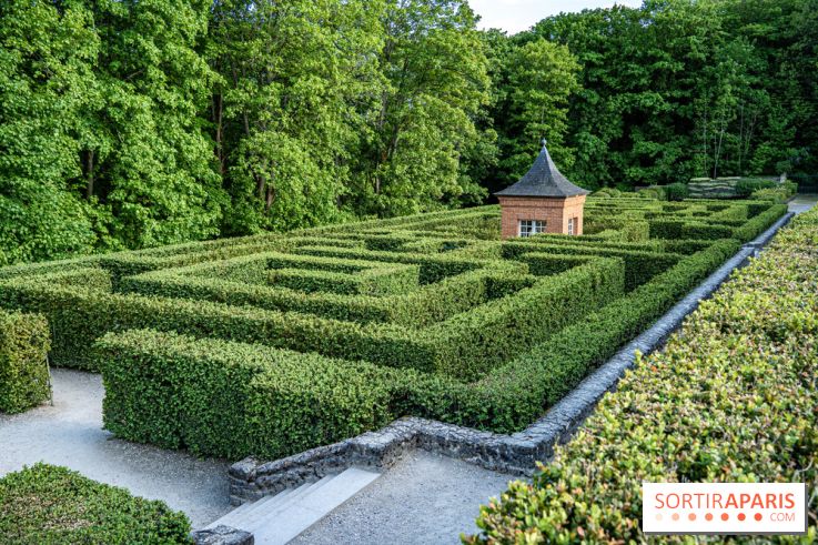 Le Château de Breteuil, ses jardins remarquables et contes de Perrault 