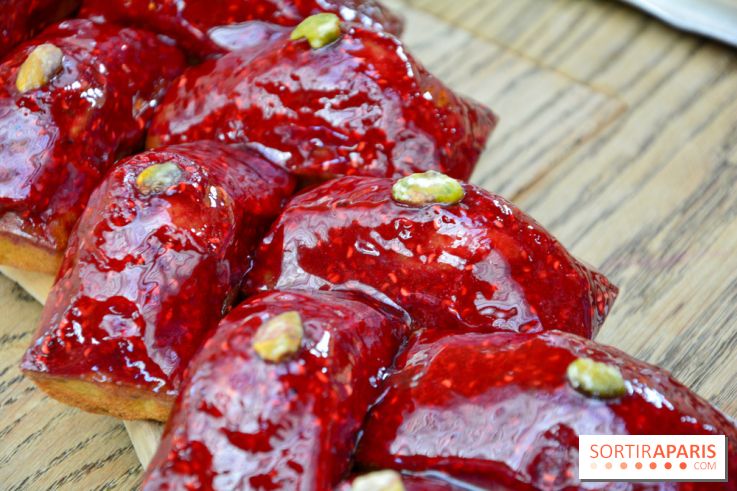 Un bar à glaces et un dessert dans un train de la Félicita