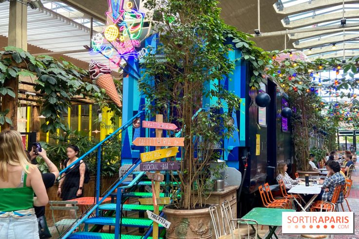 Un bar à glaces et un dessert dans un train de la Félicita