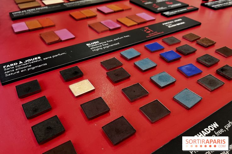 Fête des Mères 2022 : un atelier beauté pour apprendre à se maquiller entre mère et fille