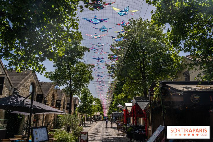 Le ciel de cerfs volants à Bercy Village 