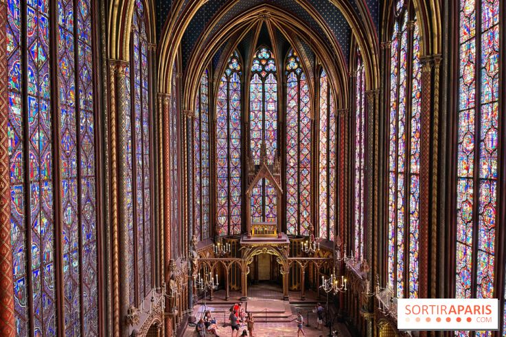 La Sainte-Chapelle et ses 1113 vitraux, un véritable joyau gothique à Paris