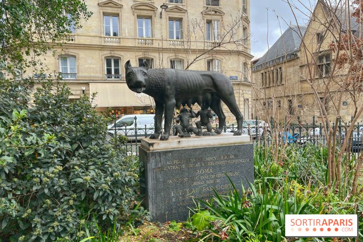 Visuels Paris - louve - square Samuel paty