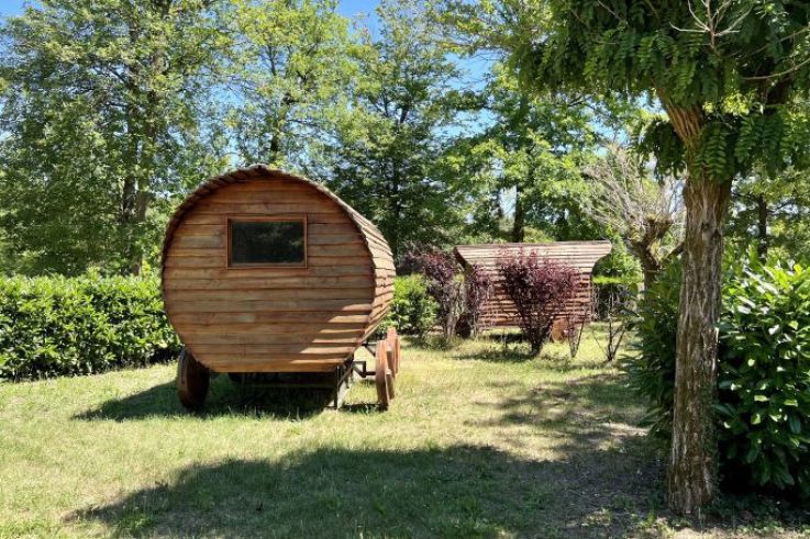 La Rivière Dorée, le camping 3* aux hébergements insolites près de Nemours