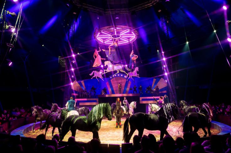 Les Folies Gruss, un spectacle de cirque équestre féérique à Paris