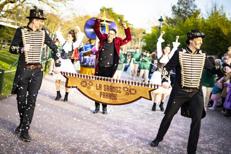 Week-end festif au Jardin d'Acclimatation avec parades et artistes de rue