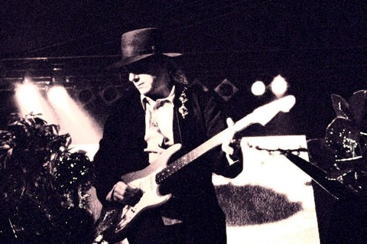 Gary Lucas